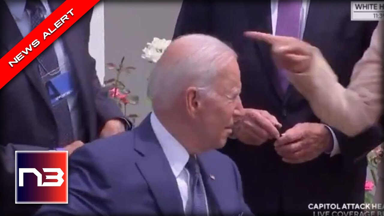 EVERYONE Noticed What Kamala Did when Biden Got Lost In the middle of Signing Ceremony