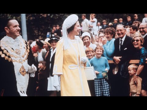 Queen Elizabeth 'apparently only the Queen of white people'