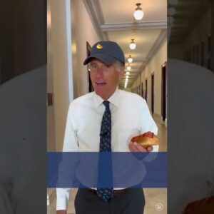 Mitt Romney Likes Wieners