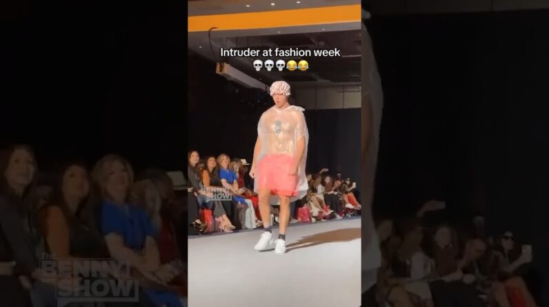 Man CRASHES New York fashion show 🤣🤣