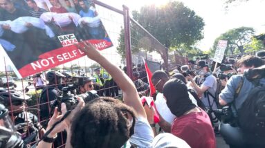 [Raw Footage] - DNC Protesters Clash with Cops & Destroy Fences